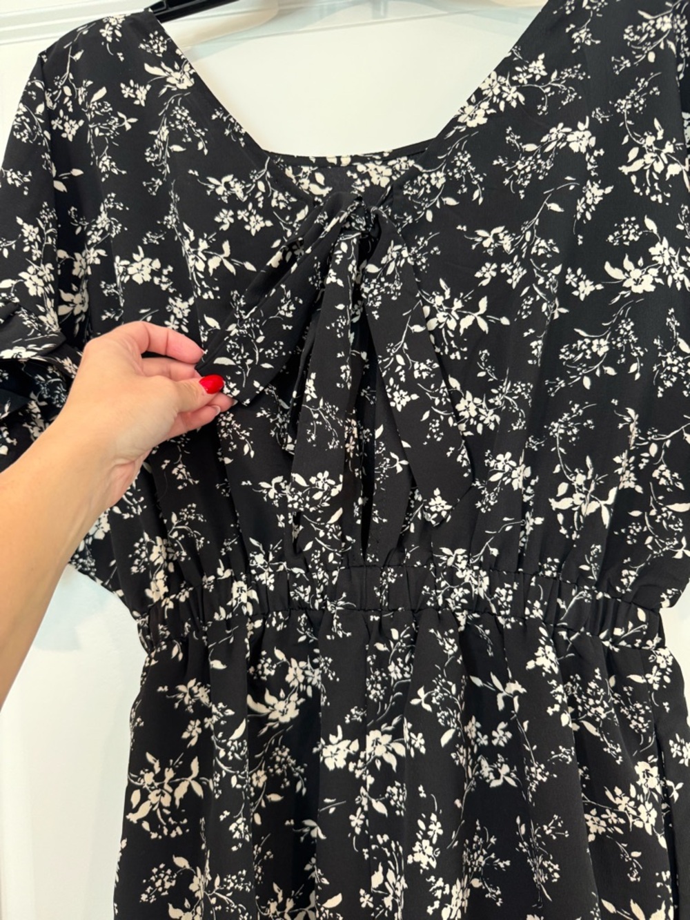 Black Floral Drawstring Romper - Picture 4 of 5
